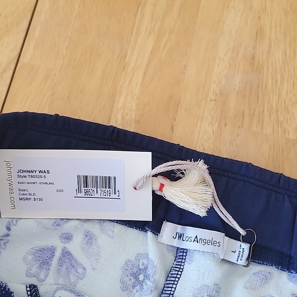 Johnny Was Easy Shorts - Picture 7 of 14